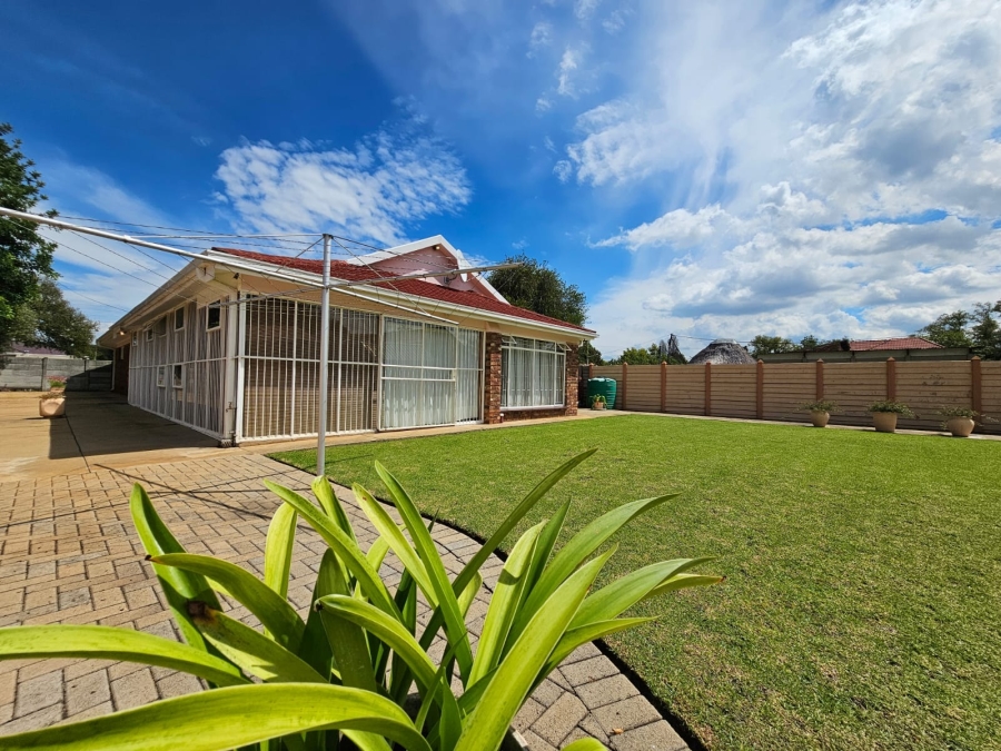 3 Bedroom Property for Sale in Potchefstroom North West